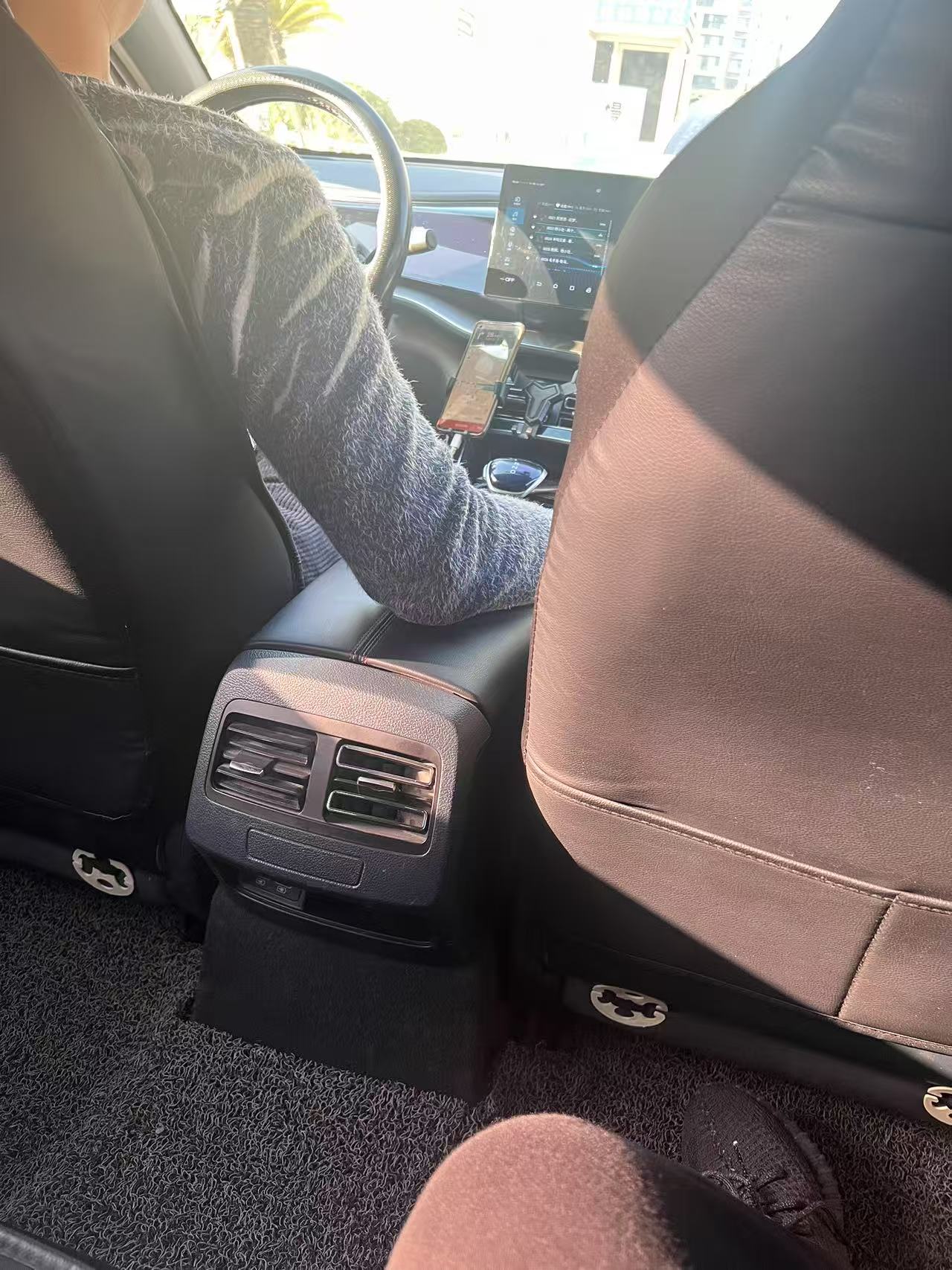 初恋的婚纱与我的出国梦 不同选择 不同的人生 福建老专家讲偷渡 [60P]